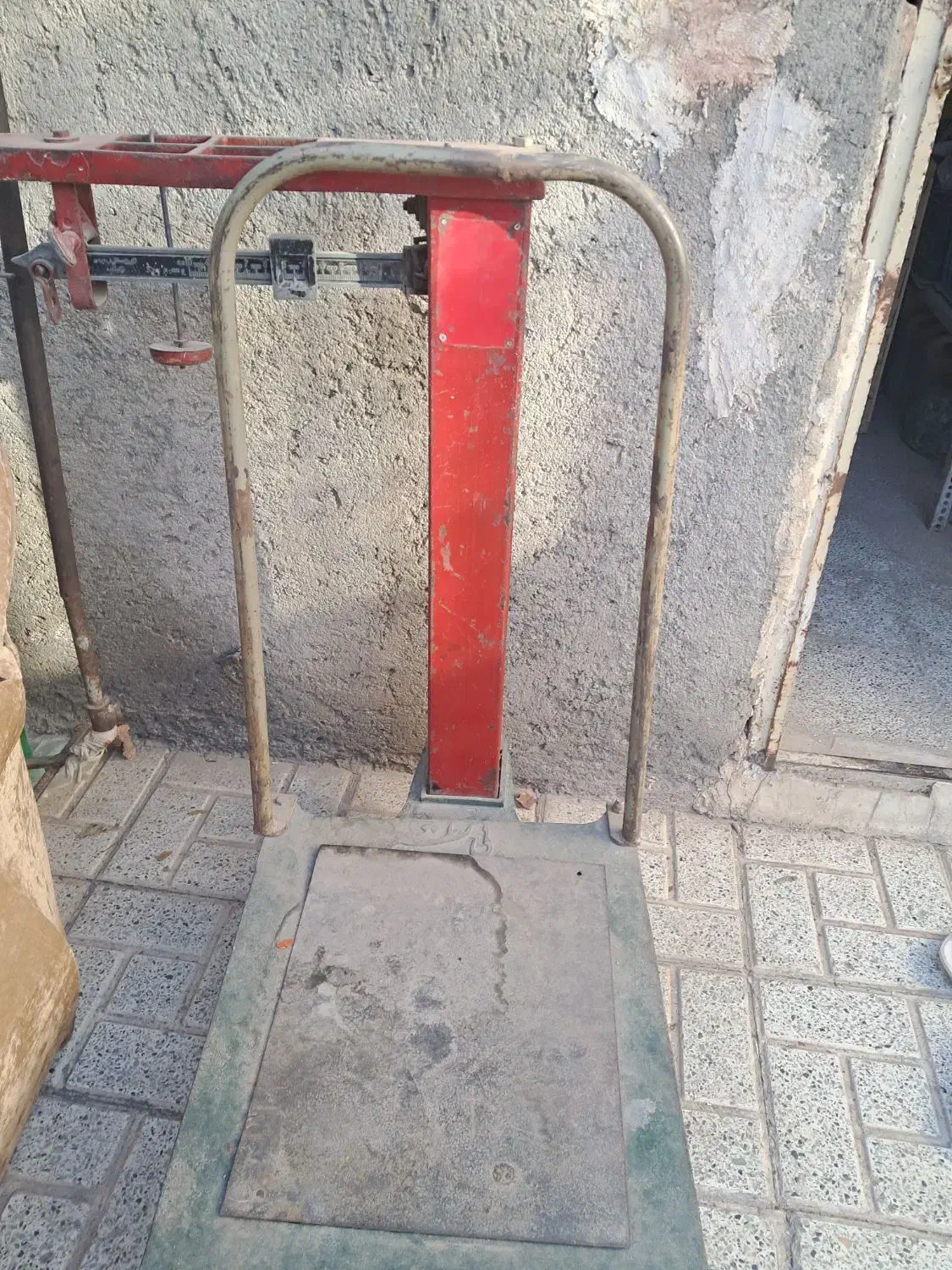 ترازوبازکول سنگی|ابزارآلات|نیشابور, شهید بهشتی|دیوار