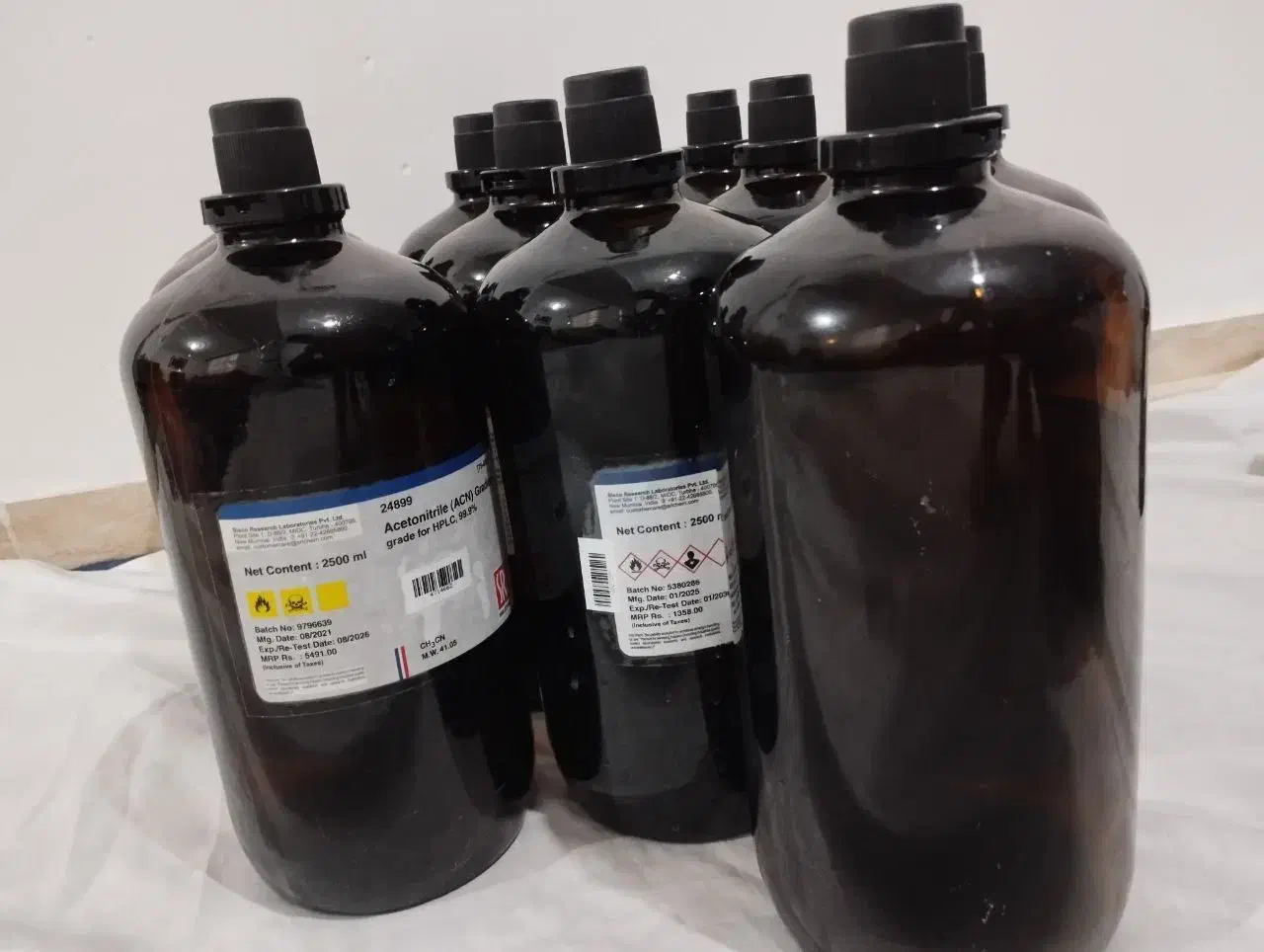 بطری شیشه ای 2/5 لیتری و بطری الومینیومی 5لیتری|ظروف نگهدارنده، پلاستیکی، یکبارمصرف|ابهر, |دیوار