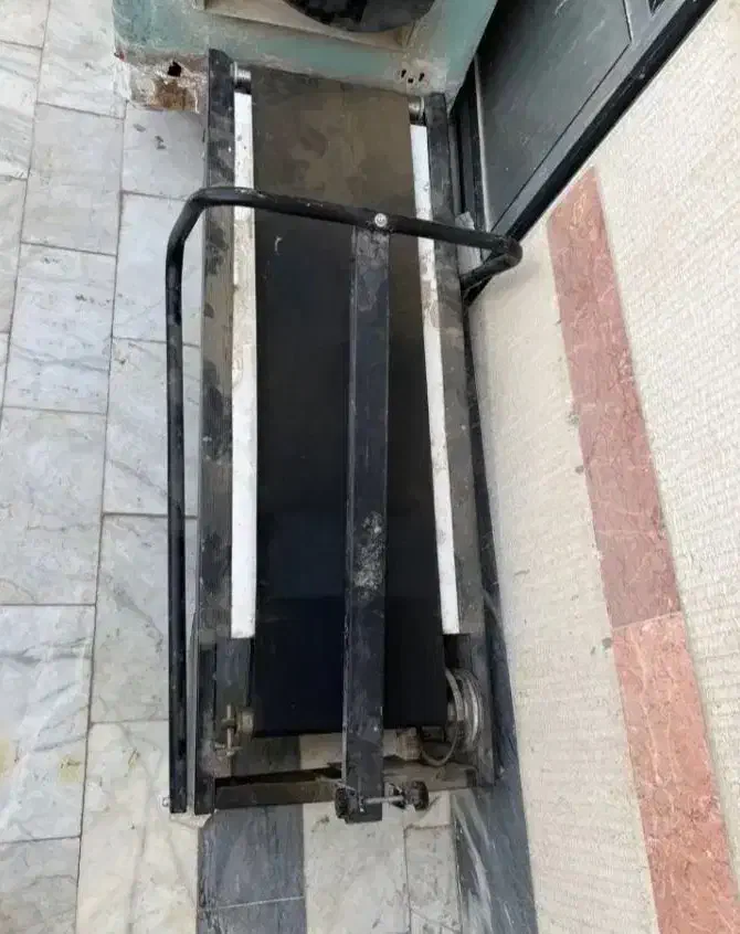 **بدنه تردمیل برقی سالم و بدون موتور**|تجهیزات ورزشی|زاهدان, |دیوار