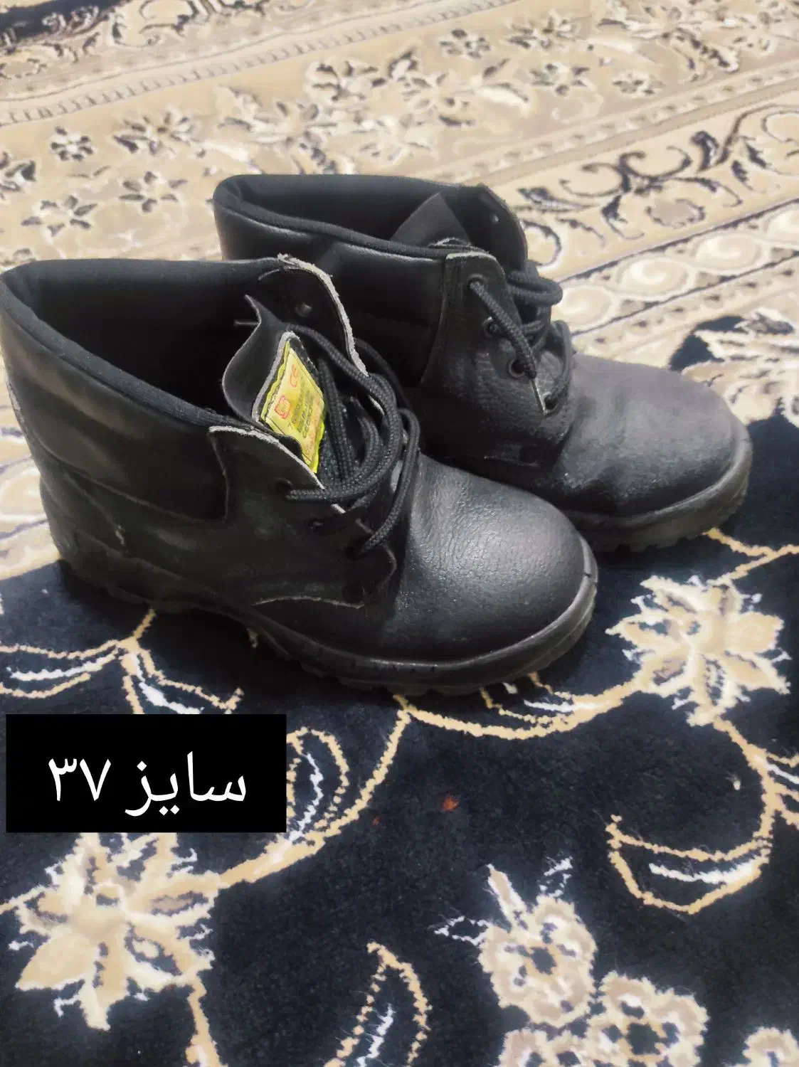 کفش کار ایمنی نو سایز ۴۳ و ۳۷|کیف، کفش، کمربند|شیراز, شهرک مهدی‌آباد|دیوار