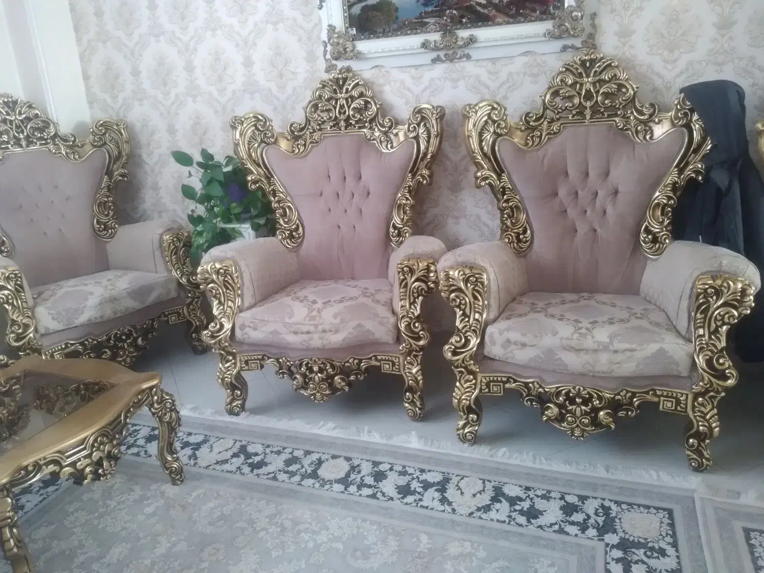 مبل سلطنتی|مبلمان خانگی و میز عسلی|پرند, فاز ۳|دیوار