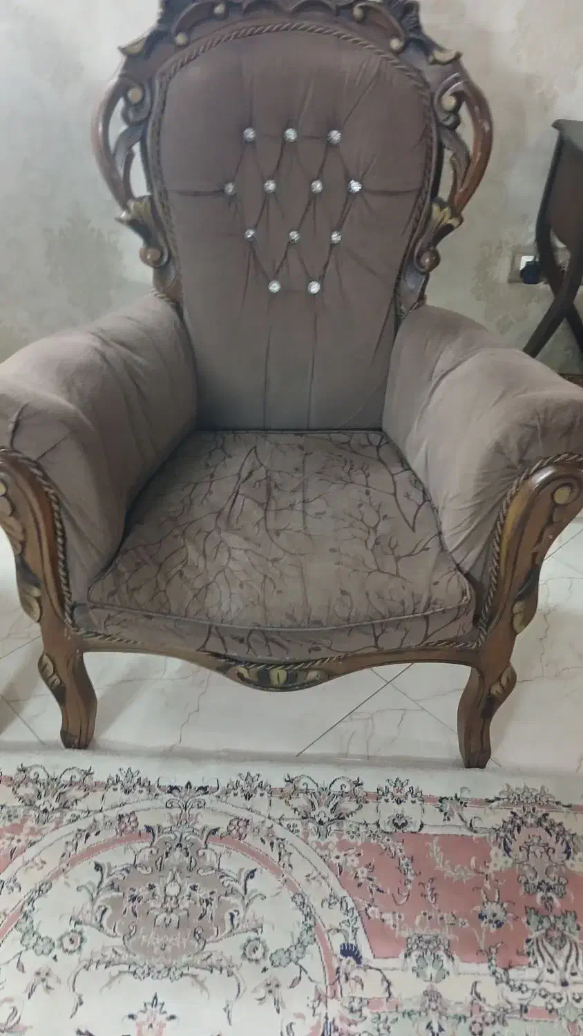 مبلمان سلطنتی|مبلمان خانگی و میز عسلی|اصفهان, پوریای ولی|دیوار