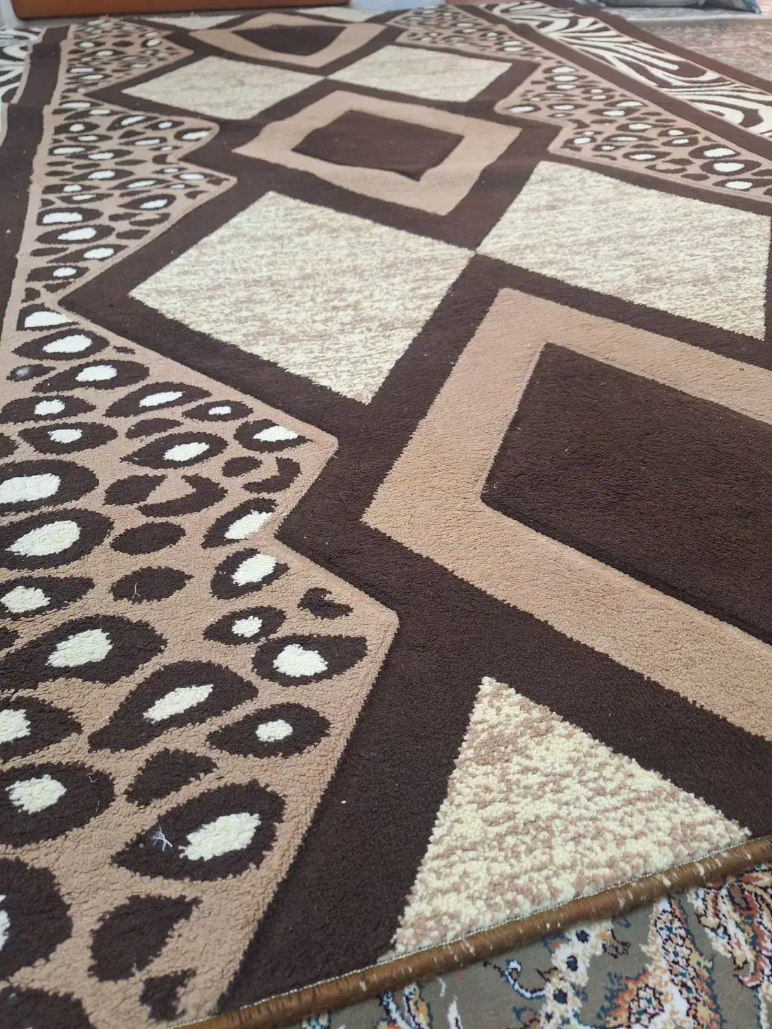 فرش فانتزی|فرش|قم, دروازه چوبی|دیوار