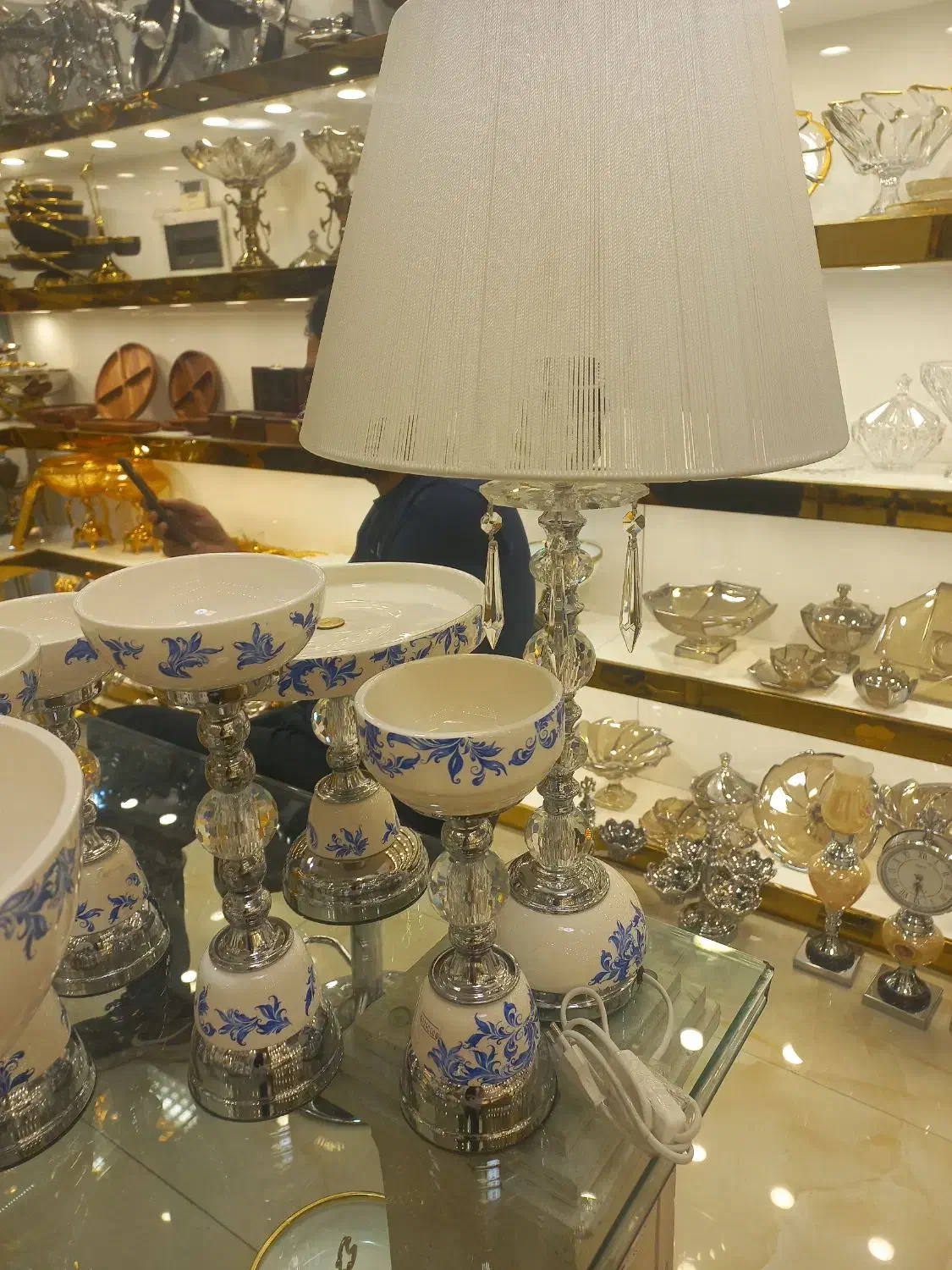 ظروف پذیرایی چینی با پایه کریستال وبرنز|ظروف سرو و پذیرایی|تهران, هروی|دیوار