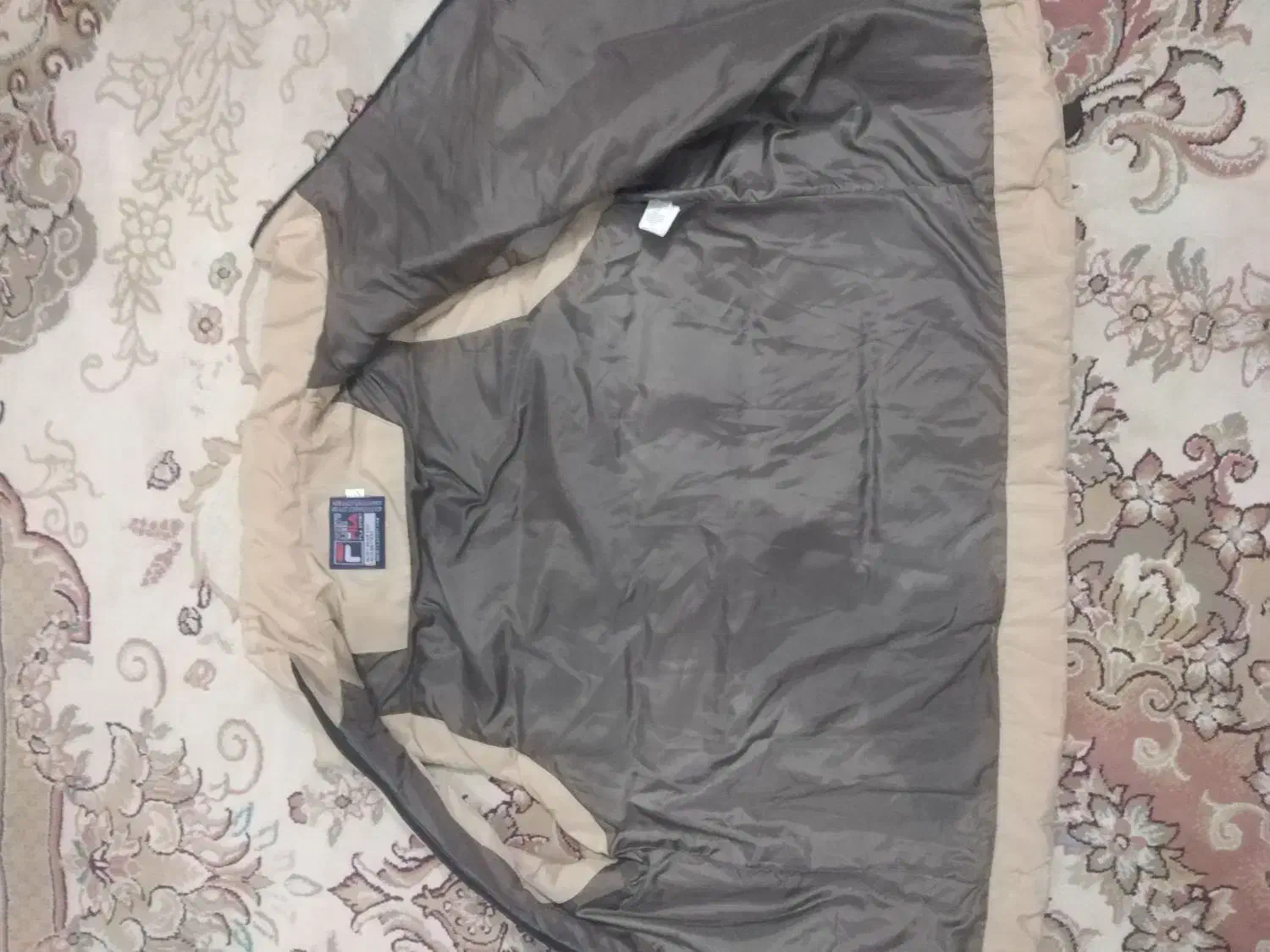 پافرمردانه|لباس|مشهد, انقلاب|دیوار