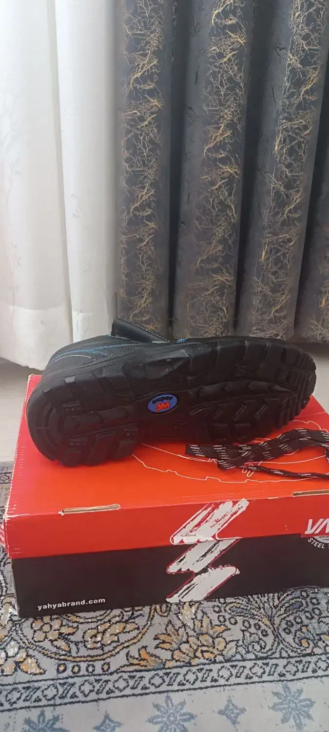 کفش کار|کیف، کفش، کمربند|صفادشت, |دیوار