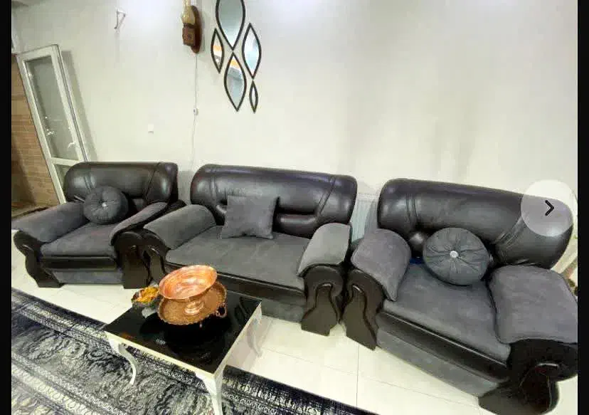 میز نو و مبل چرم ایتالیایی|مبلمان خانگی و میز عسلی|ابریشم, |دیوار