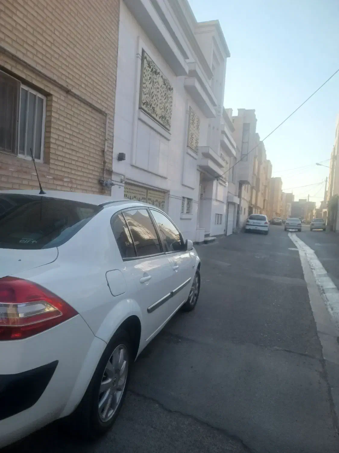 مگان ۲۰۰۰اتومات|خودرو سواری و وانت|سبزوار, قصبه اب یمین|دیوار