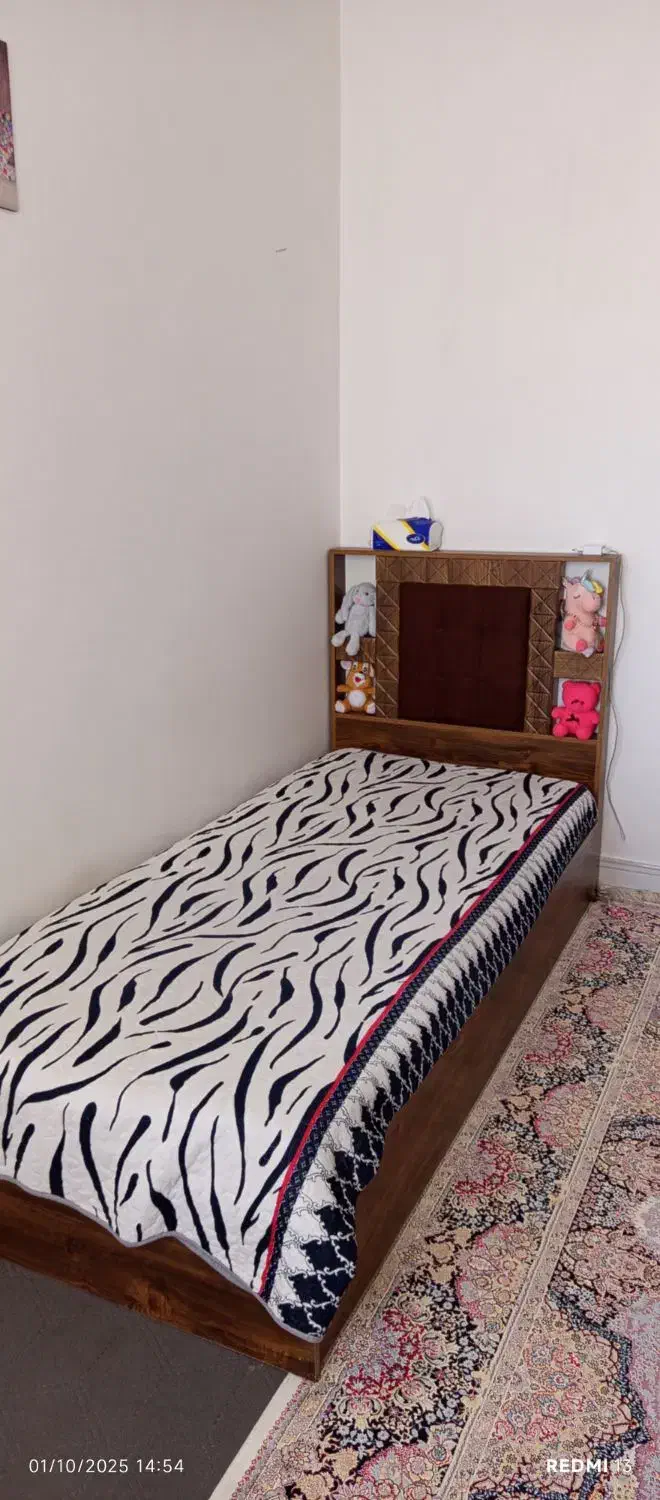 تخت و تشک یک نفره همراه کمد|تخت و سرویس خواب|بانه, |دیوار