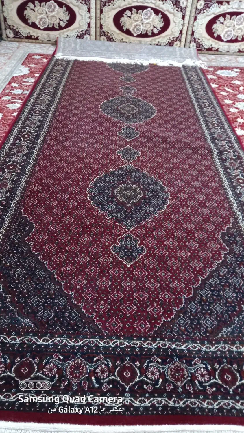 فرش کناره چهار متری  و سه متری پهنای هر دو یک ونیم|فرش|کرمانشاه, |دیوار