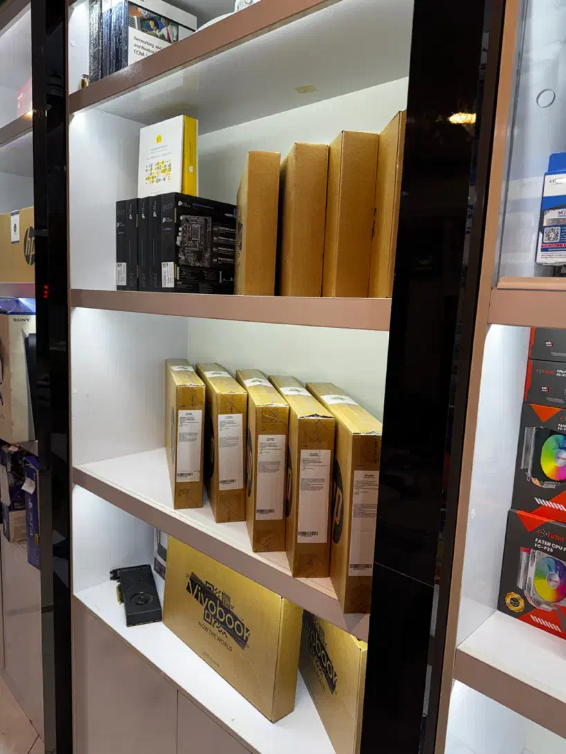 لپتاپ اچ پی ۲ گیگ گرافیک مشخصات بالا قیمت خوب|رایانه همراه|ساوه, |دیوار