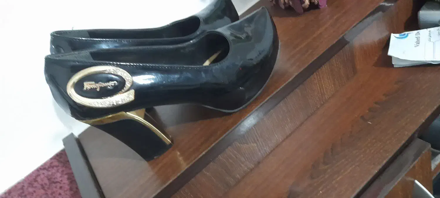 کفش|کیف، کفش، کمربند|خرم‌آباد, |دیوار