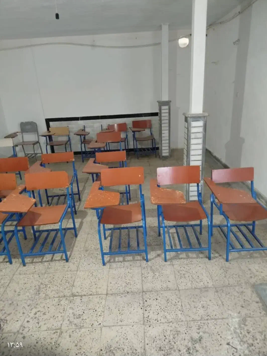 صندل تک نفره|صندلی و نیمکت|میانه, |دیوار