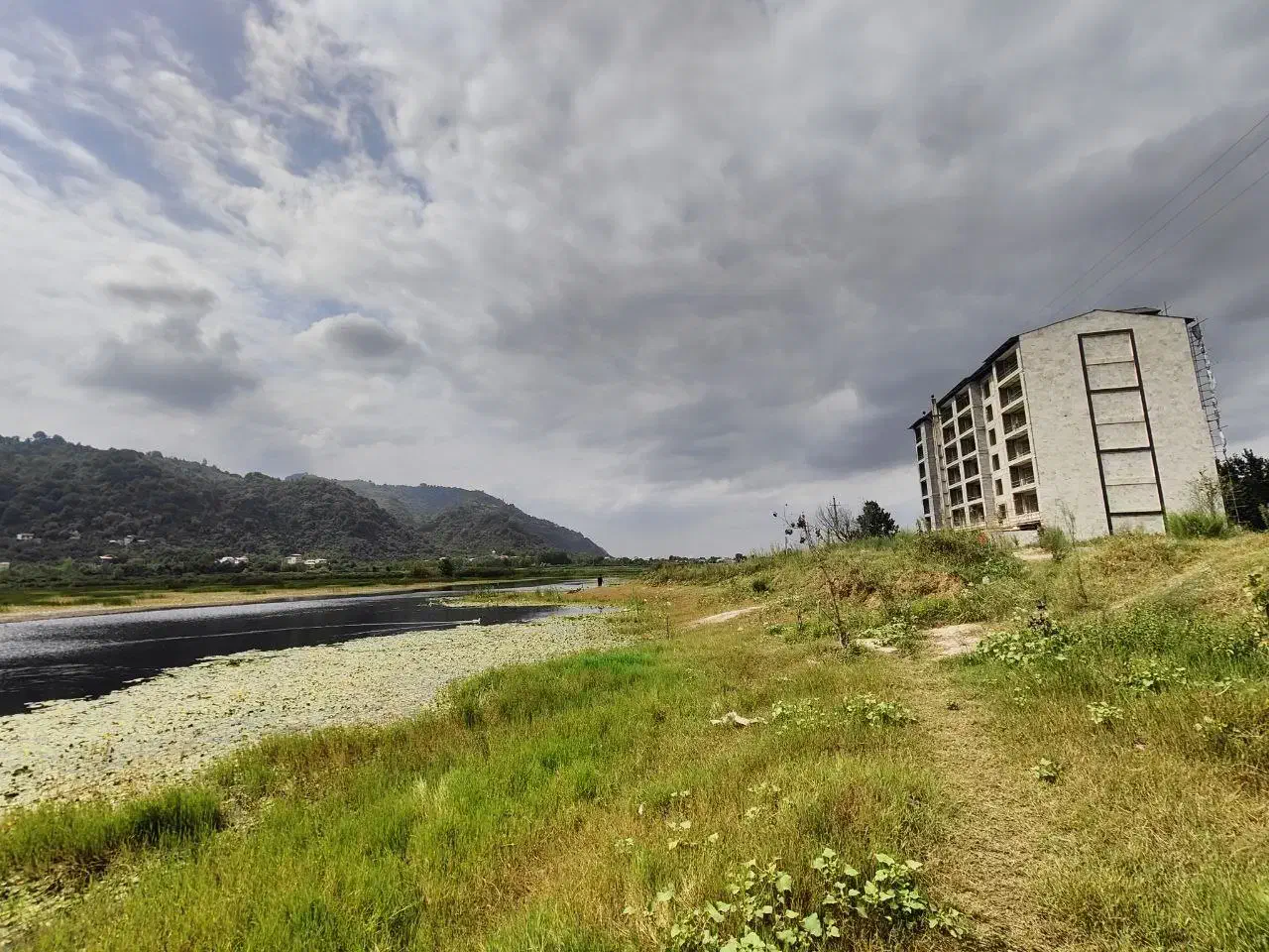 زمین نزدیک لاهیجان ۳ بر ویو ابدی دریاچه|فروش زمین و ملک کلنگی|لاهیجان, کوی خزر|دیوار