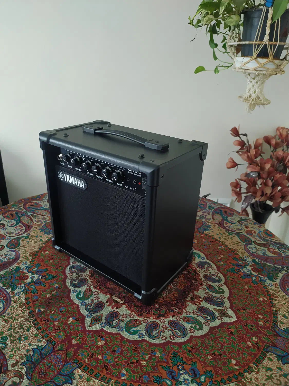 آمپلی فایر Yamaha15ll|گیتار، بیس، امپلیفایر|اندیشه, اندیشه فاز ۴|دیوار