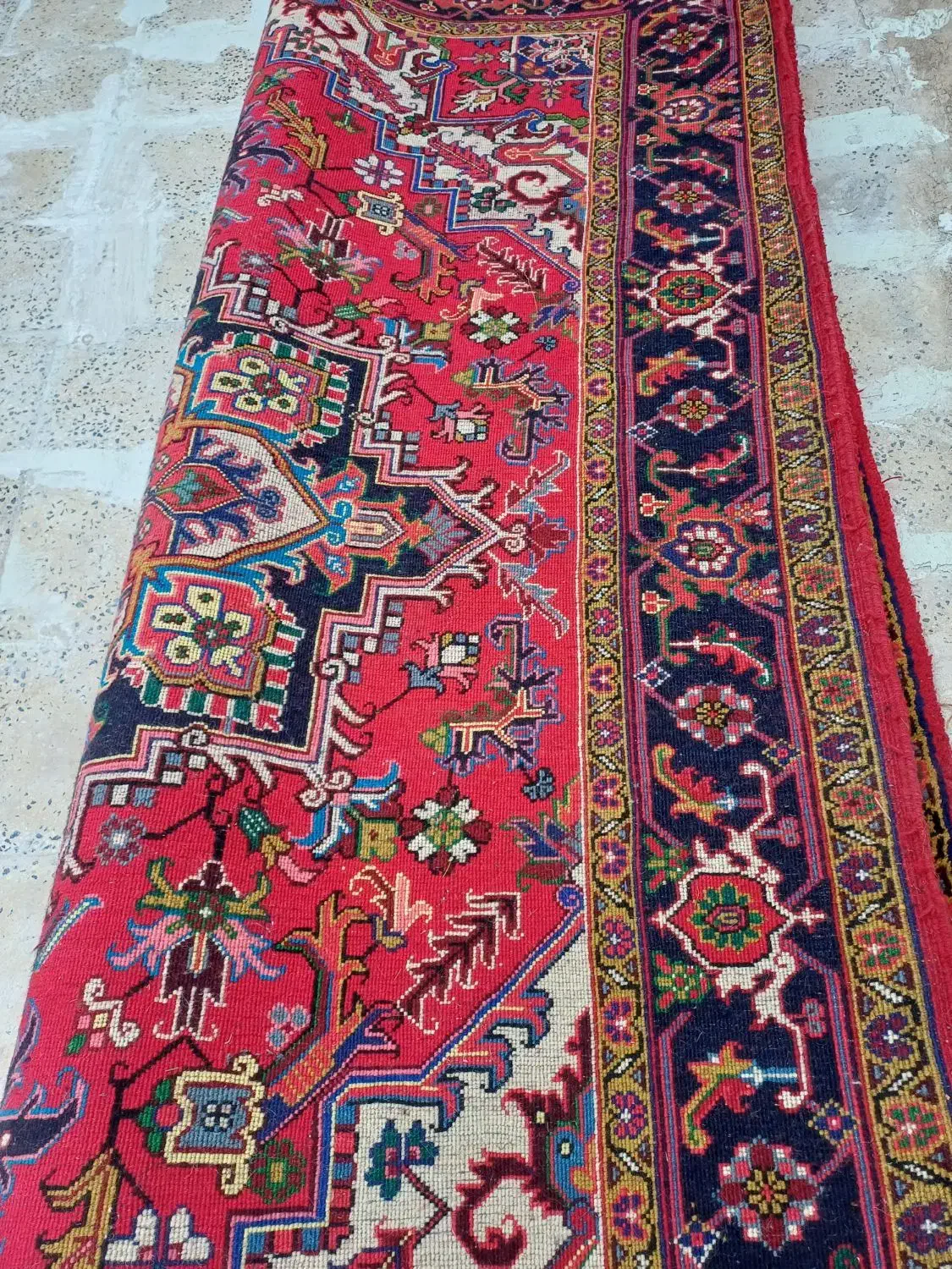 فرش دست هریس با رنگبندی جذاب|فرش|هریس, |دیوار