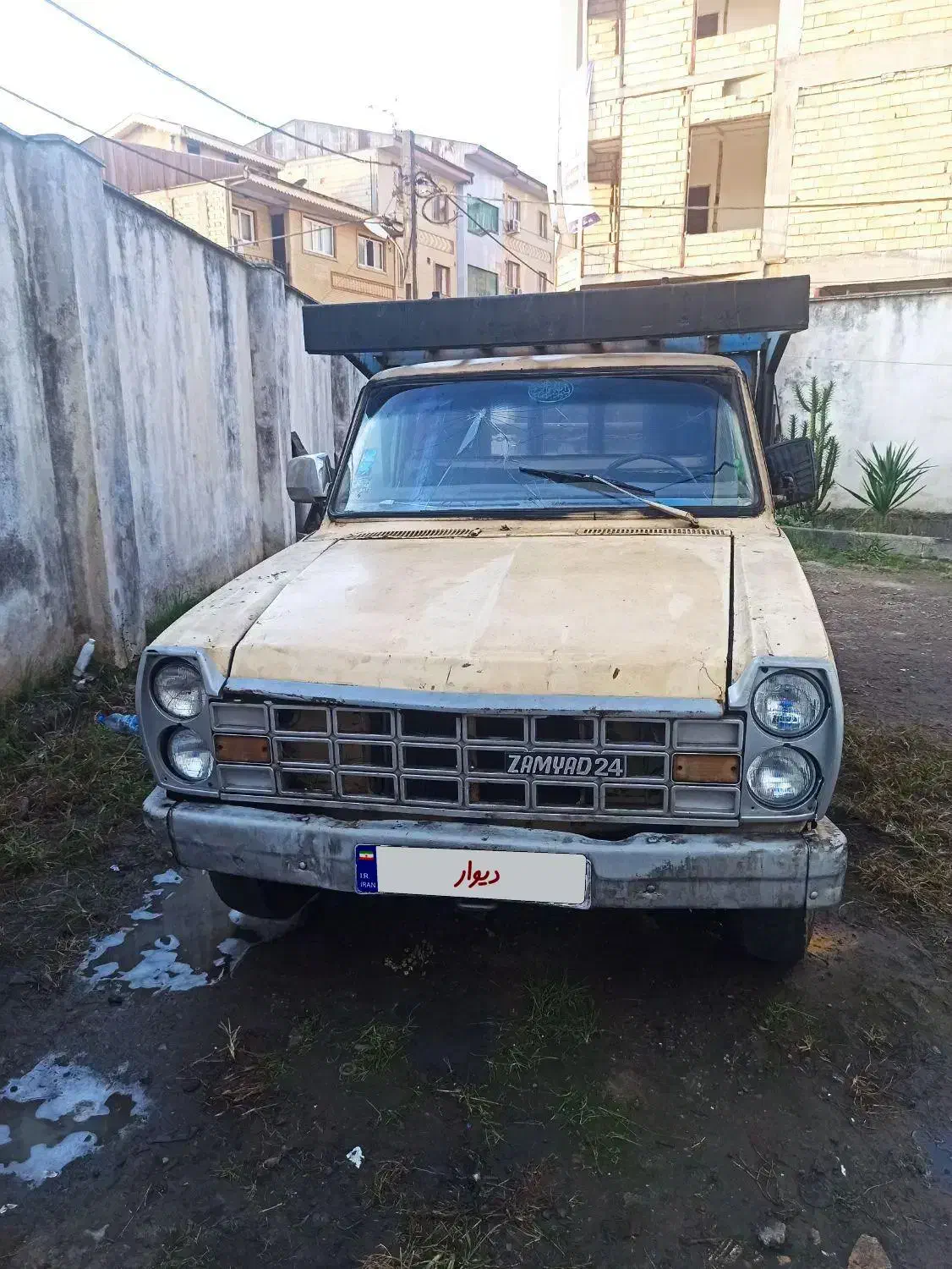 نیسان|خودرو سواری و وانت|رشت, سعدی (تختی)|دیوار