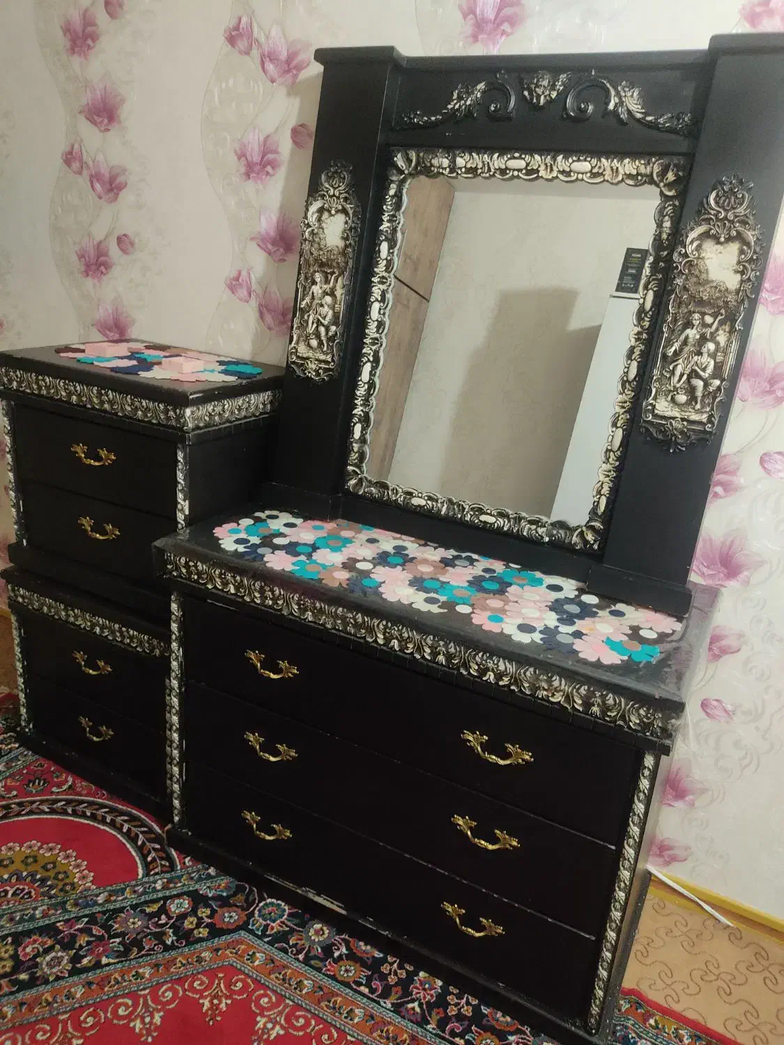 تخت خواب دونفره چوب مدل کتیبه ای|تخت و سرویس خواب|سهند, |دیوار