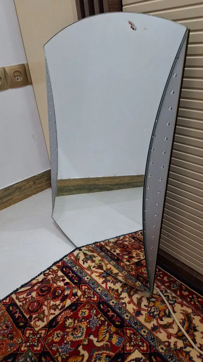 آینه قدیمی ضخیم ال ای دار روشویی|آینه|گرگان, |دیوار