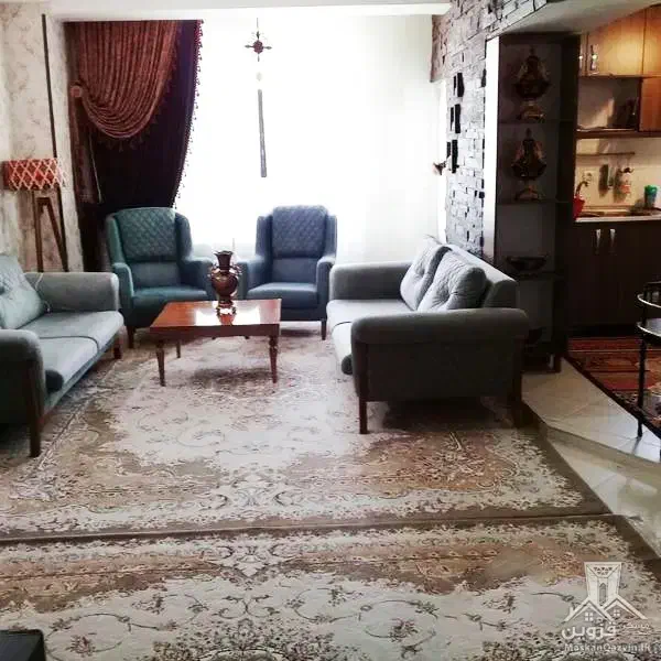 75 متر اپارتمان ( هم خونه میخوام)|اجارهٔ آپارتمان|محمدیه-قزوین, |دیوار