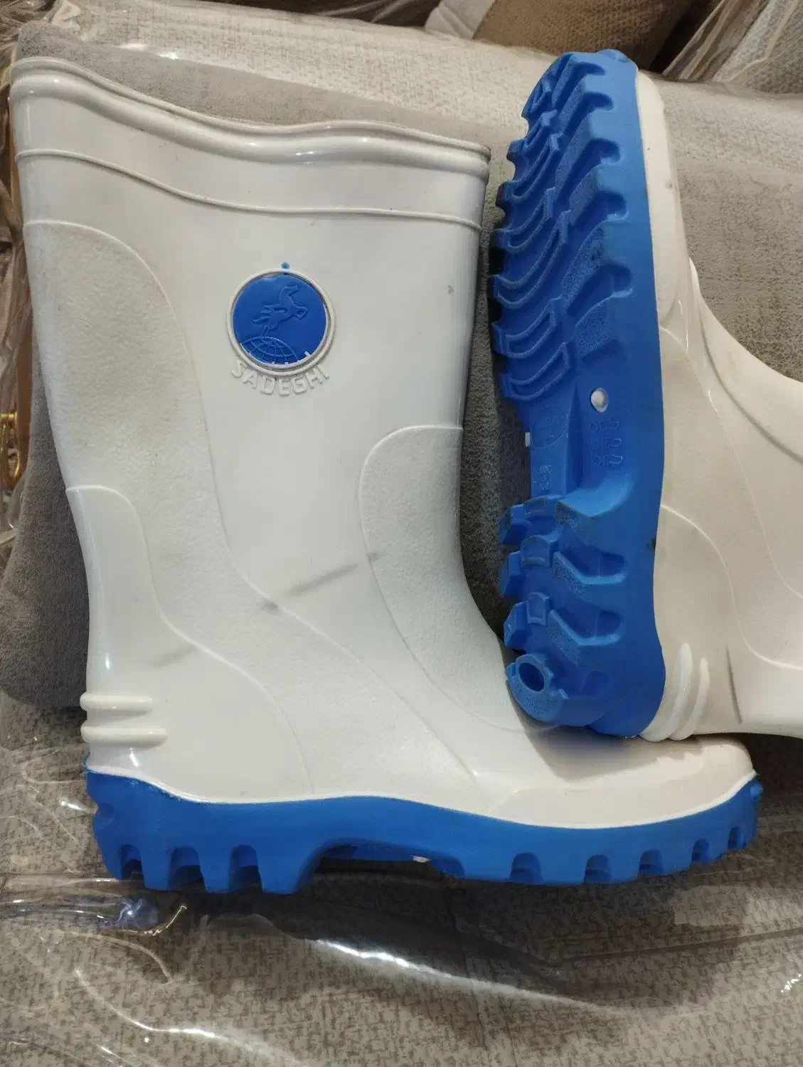 چکمه|کیف، کفش، کمربند|اهواز, سپیدار|دیوار