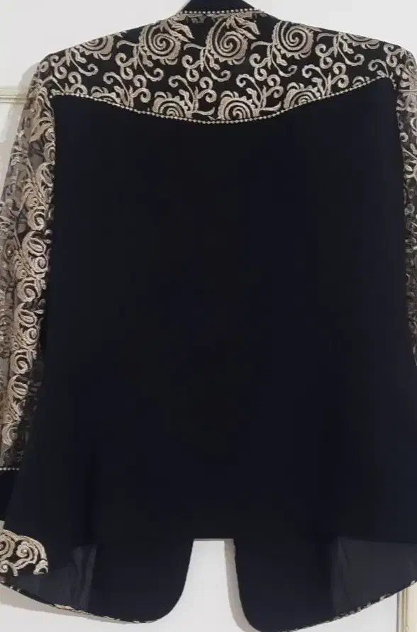 کت مجلسی|لباس|تربت‌حیدریه, منصوریه|دیوار