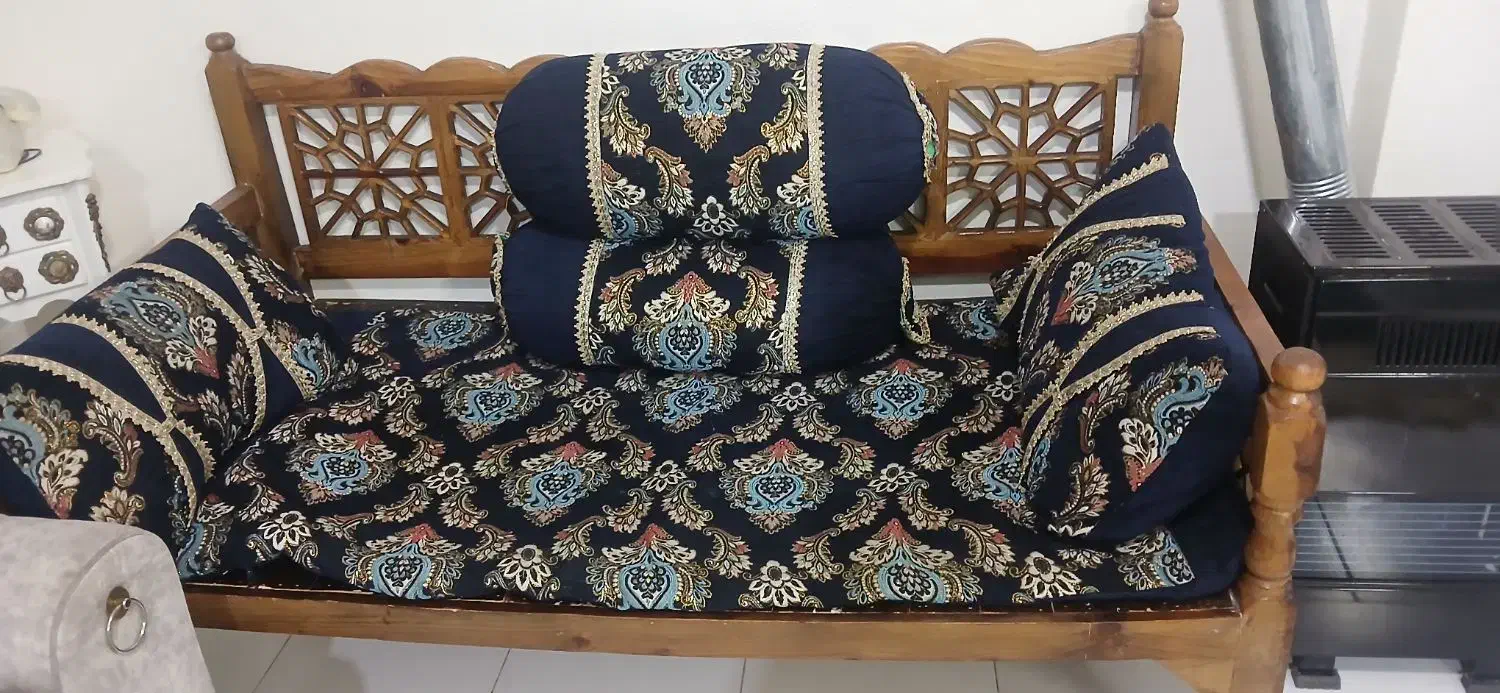 تخت سنتی|تخت و سرویس خواب|شاهین‌شهر, شهرک هشت بهشت|دیوار