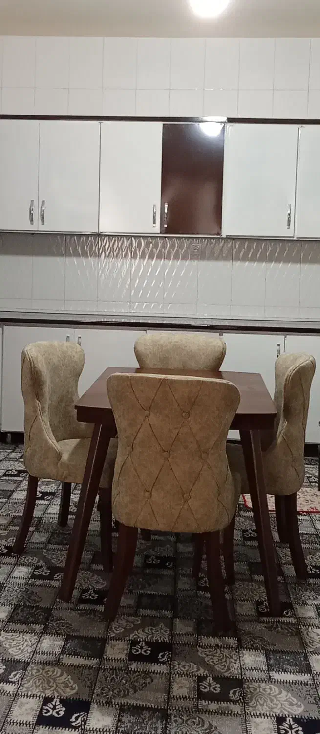 ناهار خوری 4نفره کاملا نو|میز و صندلی غذاخوری|قصرشیرین, |دیوار