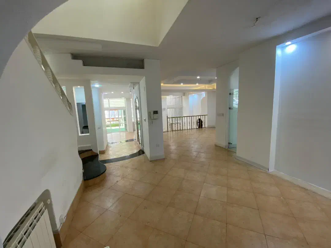 ویلای ۳۵۰ متری زعفرانیه تریپلکس به کار سالن ارایش|اجارهٔ خانه و ویلا|تهران, زعفرانیه|دیوار