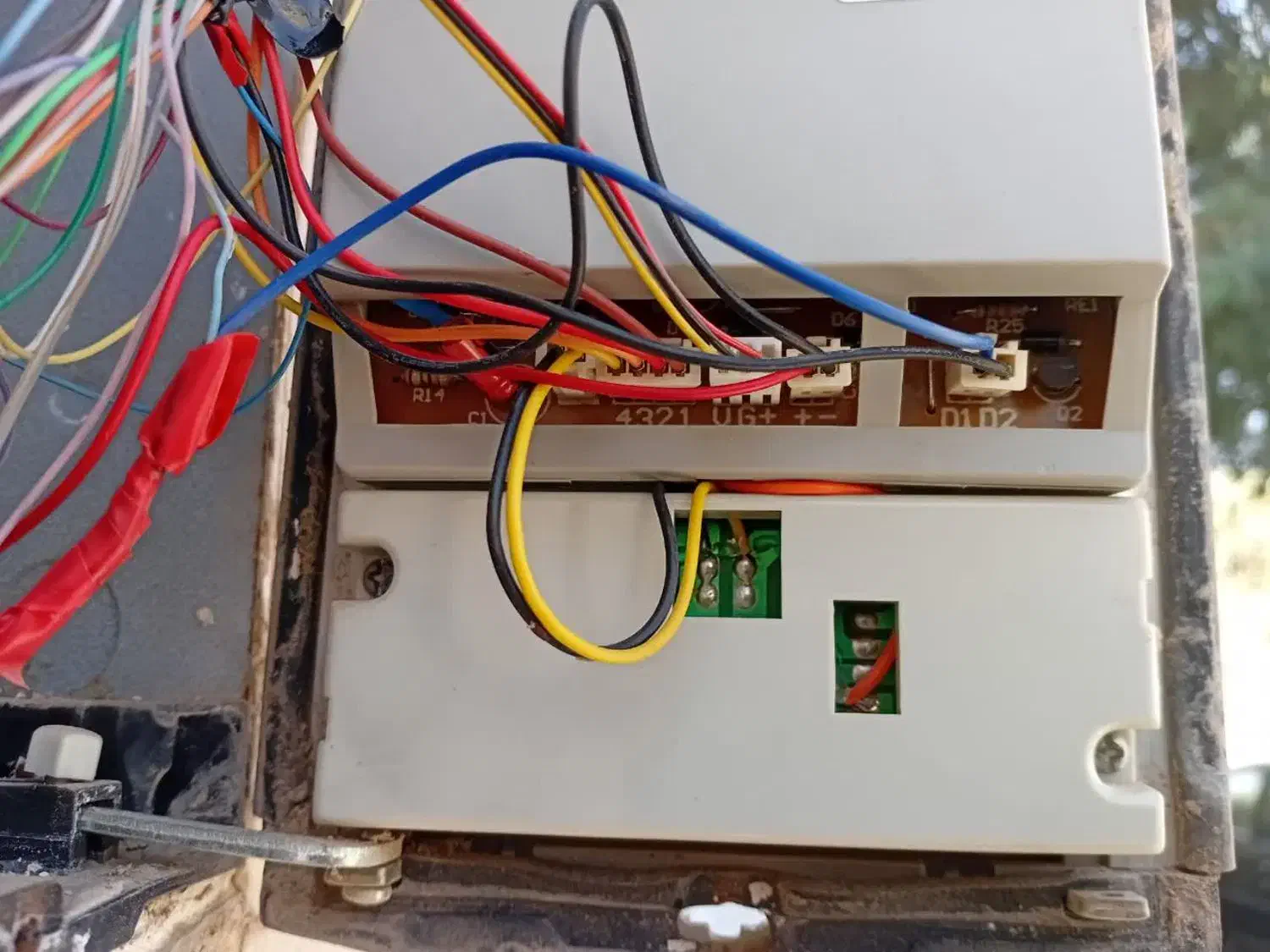 برقکار.آیفون .کولر .تلفن.رفع اتصالی|خدمات پیشه و مهارت|بیرجند, |دیوار