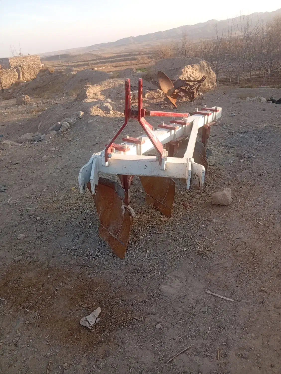 گاوآهن|ماشینآلات صنعتی|تربت جام, میان جام|دیوار