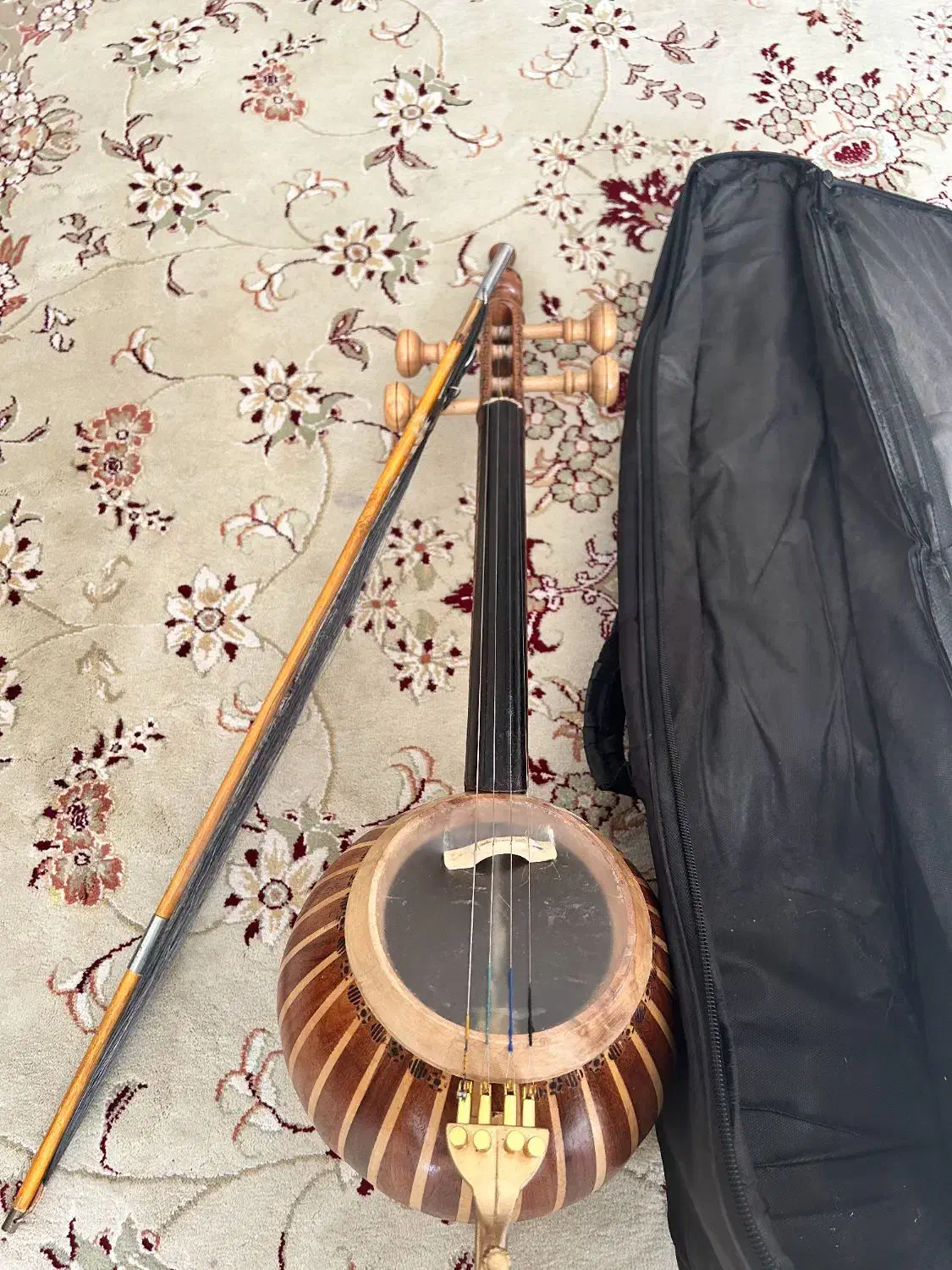 کمانچه کاسه بسته|سازهای سنتی|خرمآباد, |دیوار