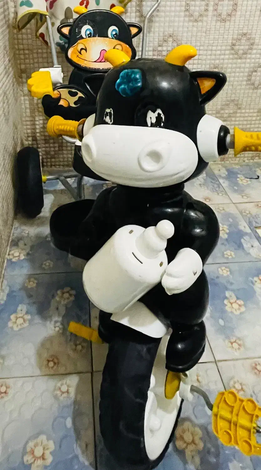 سه چرخه|دوچرخه، اسکیت، اسکوتر|رباط‌کریم, رباط‌کریم|دیوار