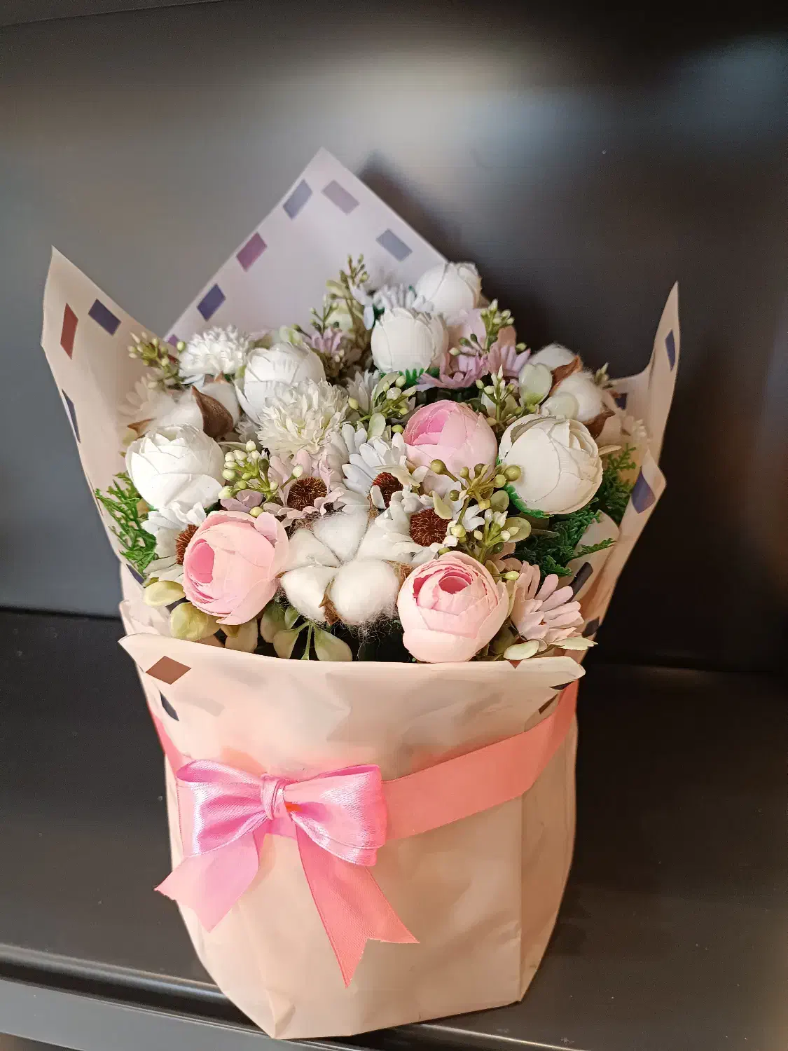 باکس گل‌های زیبا و به روز، هدیه روز مادر نامزدی|گل مصنوعی|شیراز, شهرک فرزانگان|دیوار