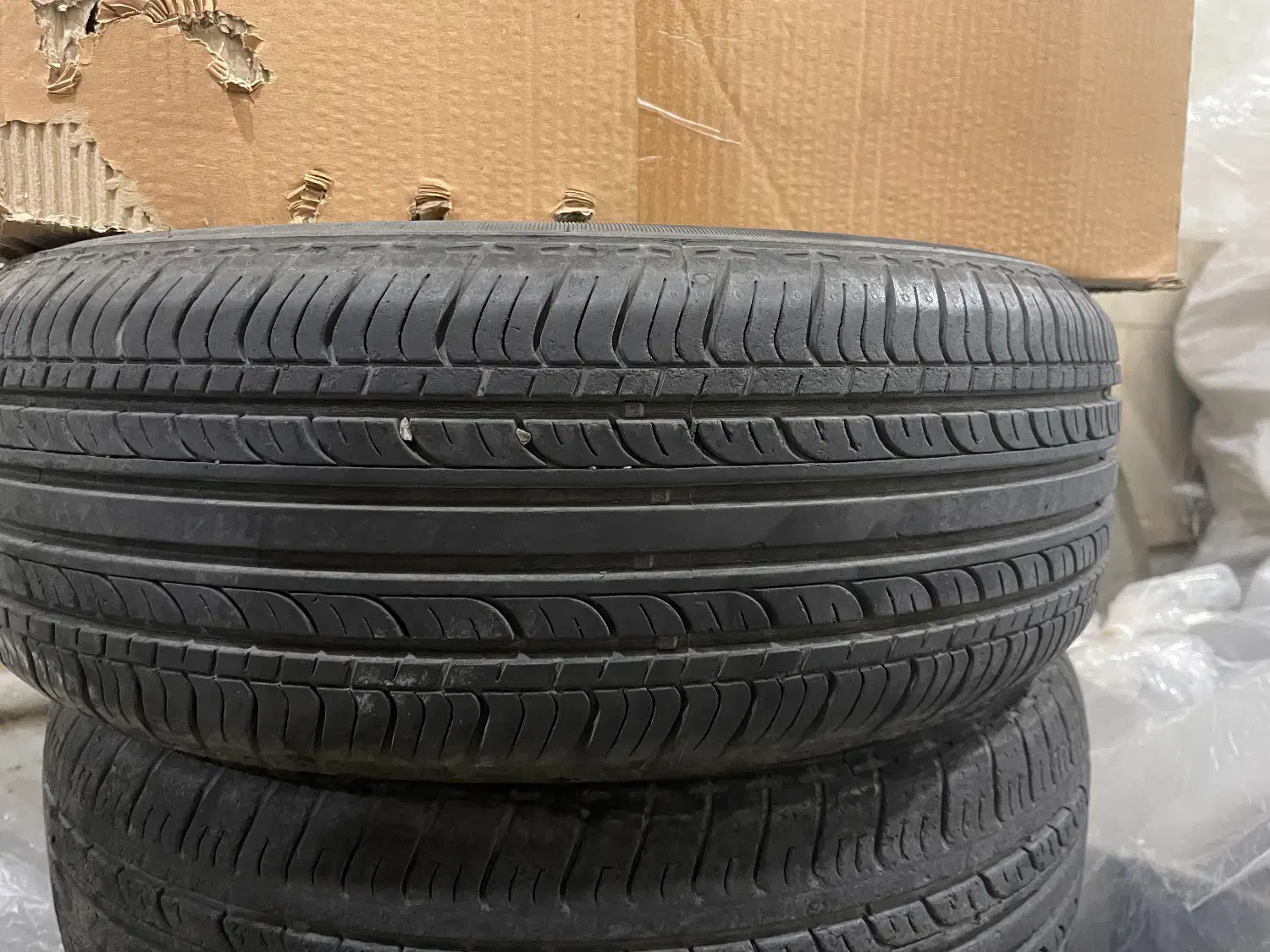 لاستیک در حد نو|قطعات یدکی و لوازم جانبی|مرودشت, ابوذر شمالی‎|دیوار