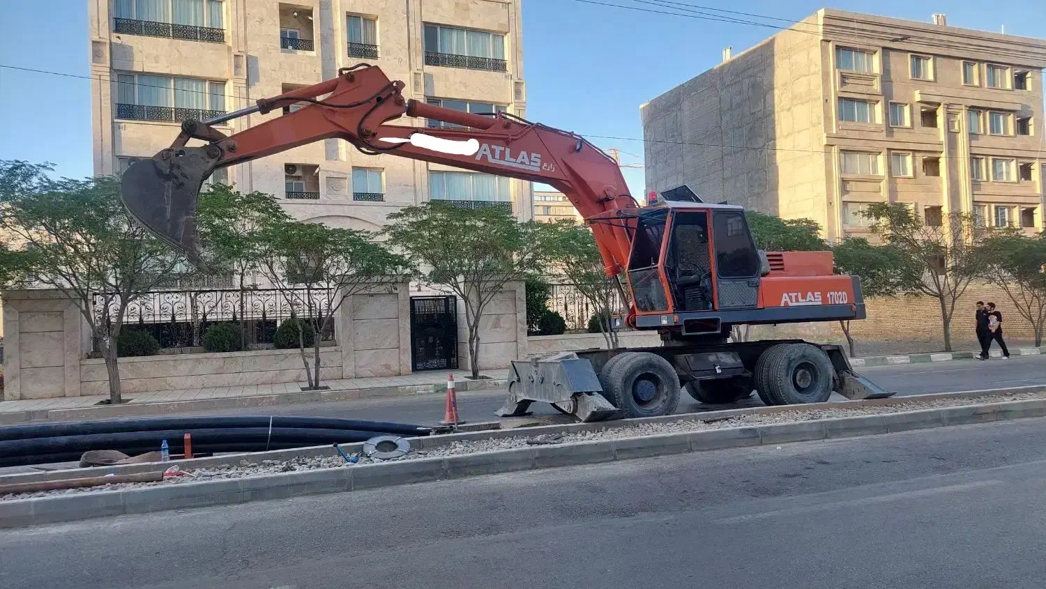 بیل لاستیکی اطلس ۷۰۲|خودرو سنگین|تهران, ونک|دیوار