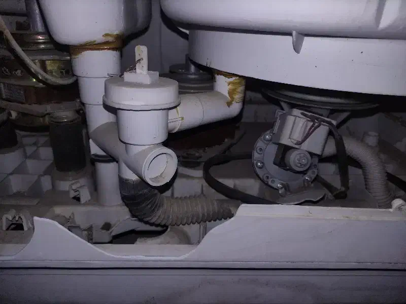 یک عدد ماشین  لباسشویی اوراقی اسنوا|ماشین لباسشویی و خشک‌کن لباس|شیراز, ریشمک|دیوار