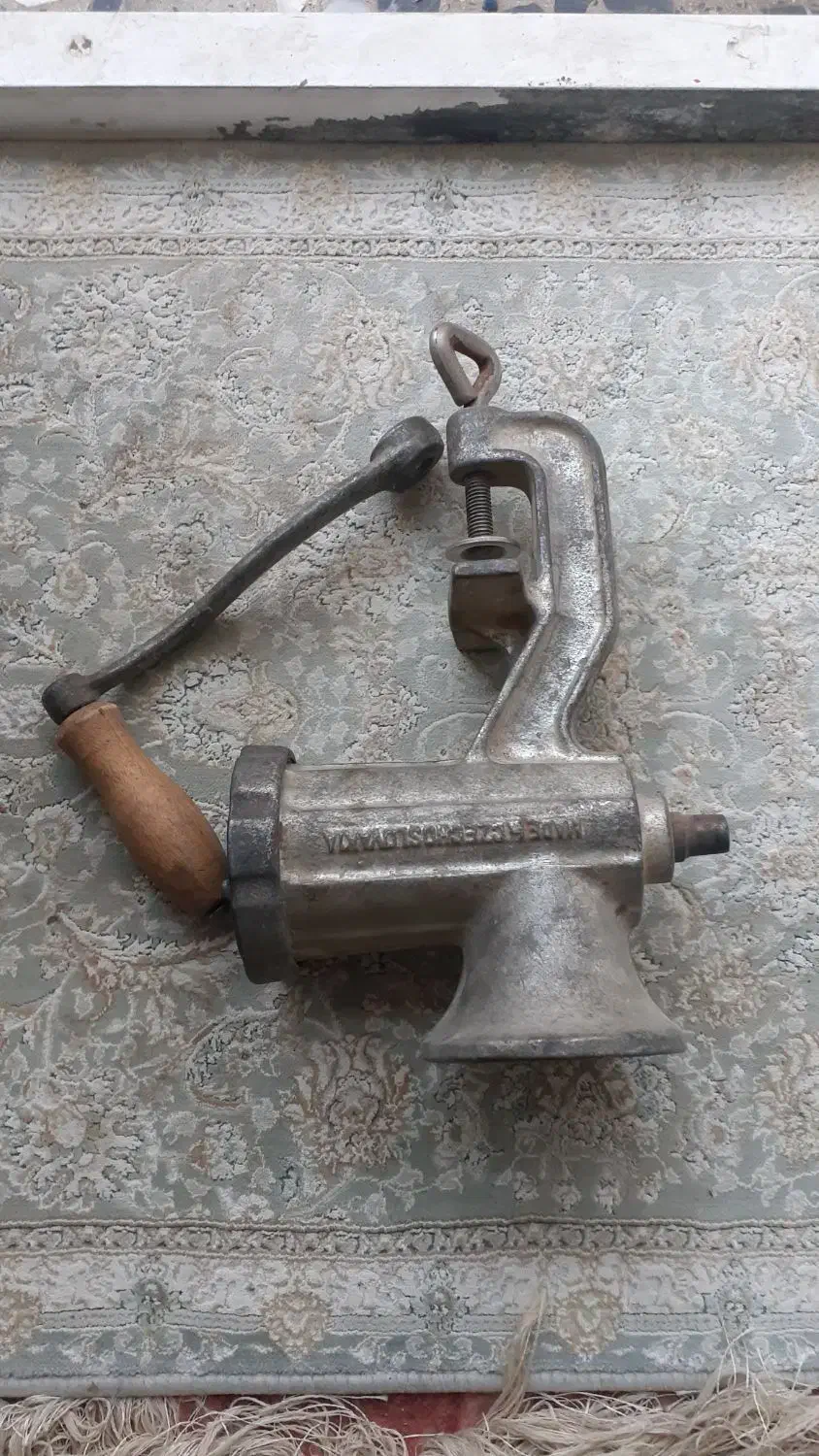 چرخ گوشت دستی|کلکسیون اشیاء عتیقه|خمینیشهر, |دیوار