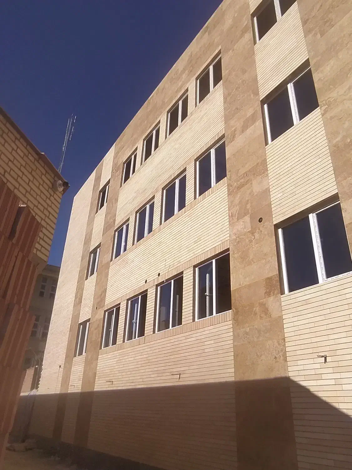 درب وپنجره دوجداره شیشه|خدمات پیشه و مهارت|اردبیل, |دیوار