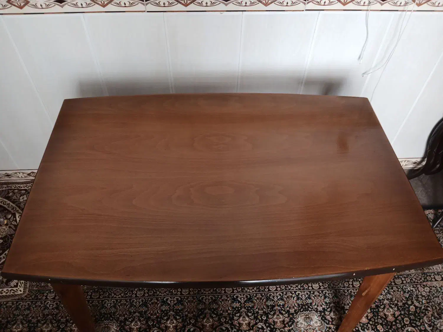 میز|میز و صندلی غذاخوری|قم, آذر (نکویی)|دیوار