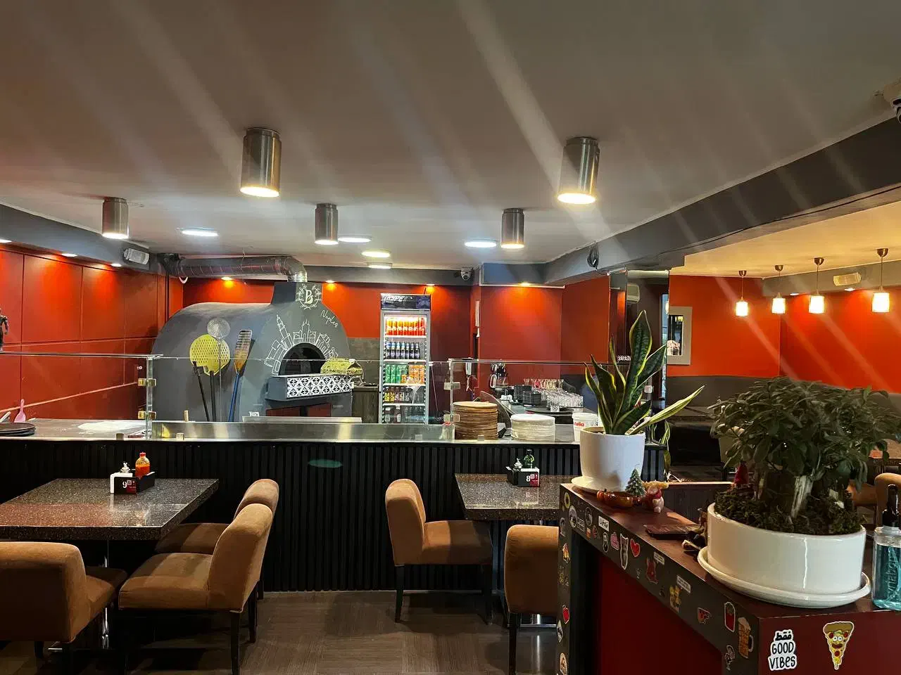 استخدام پیتزا زن ناپولیتن حقوق عالی|استخدام خدمات فروشگاه و رستوران|تهران, گاندی|دیوار