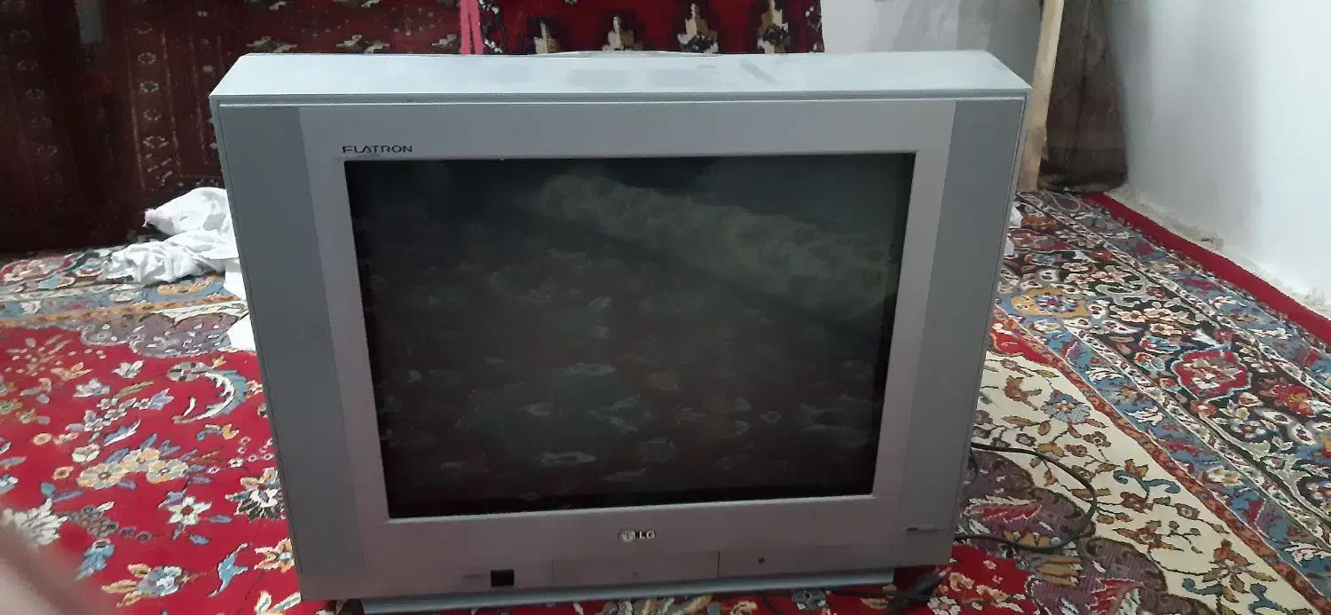 تلوزیون ۲۱ اینچ LG نقره ای سالم|تلویزیون و پروژکتور|ورامین, ورامین|دیوار