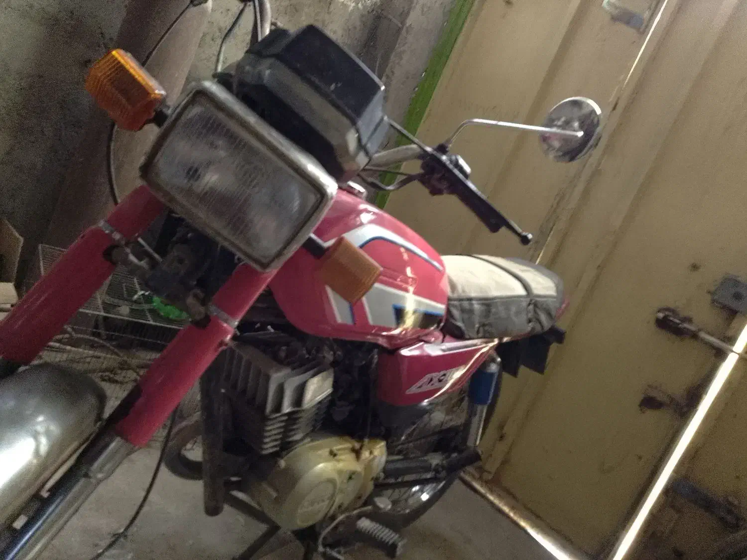 سو زوکی 100|موتورسیکلت|کاکی, |دیوار