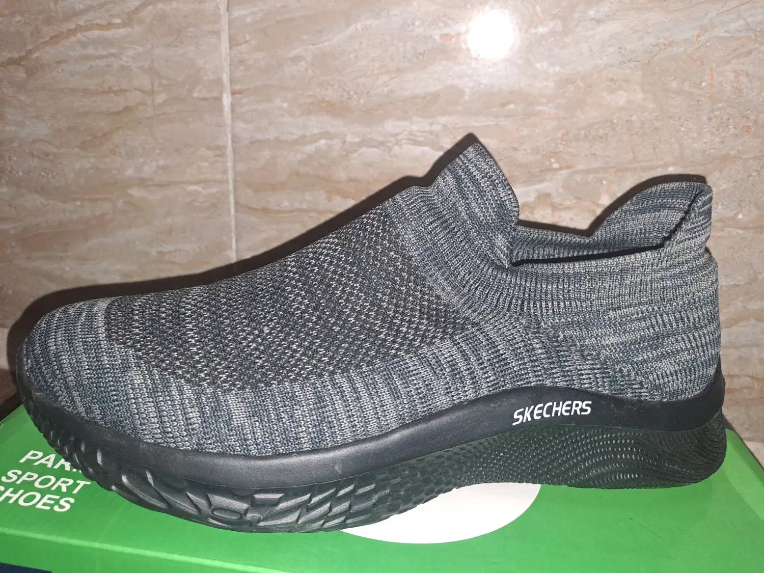 کفش اسکیچرز|کیف، کفش، کمربند|شیراز, کوشک میدان|دیوار