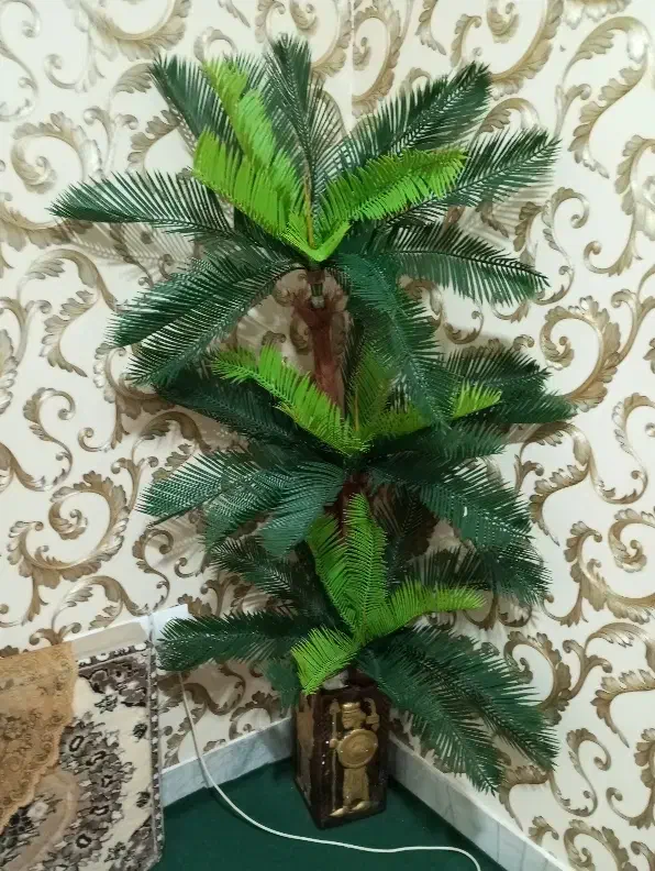 نخل یک متر و شصت سانت بزرگ و زیبا|گل مصنوعی|اسفراین, |دیوار