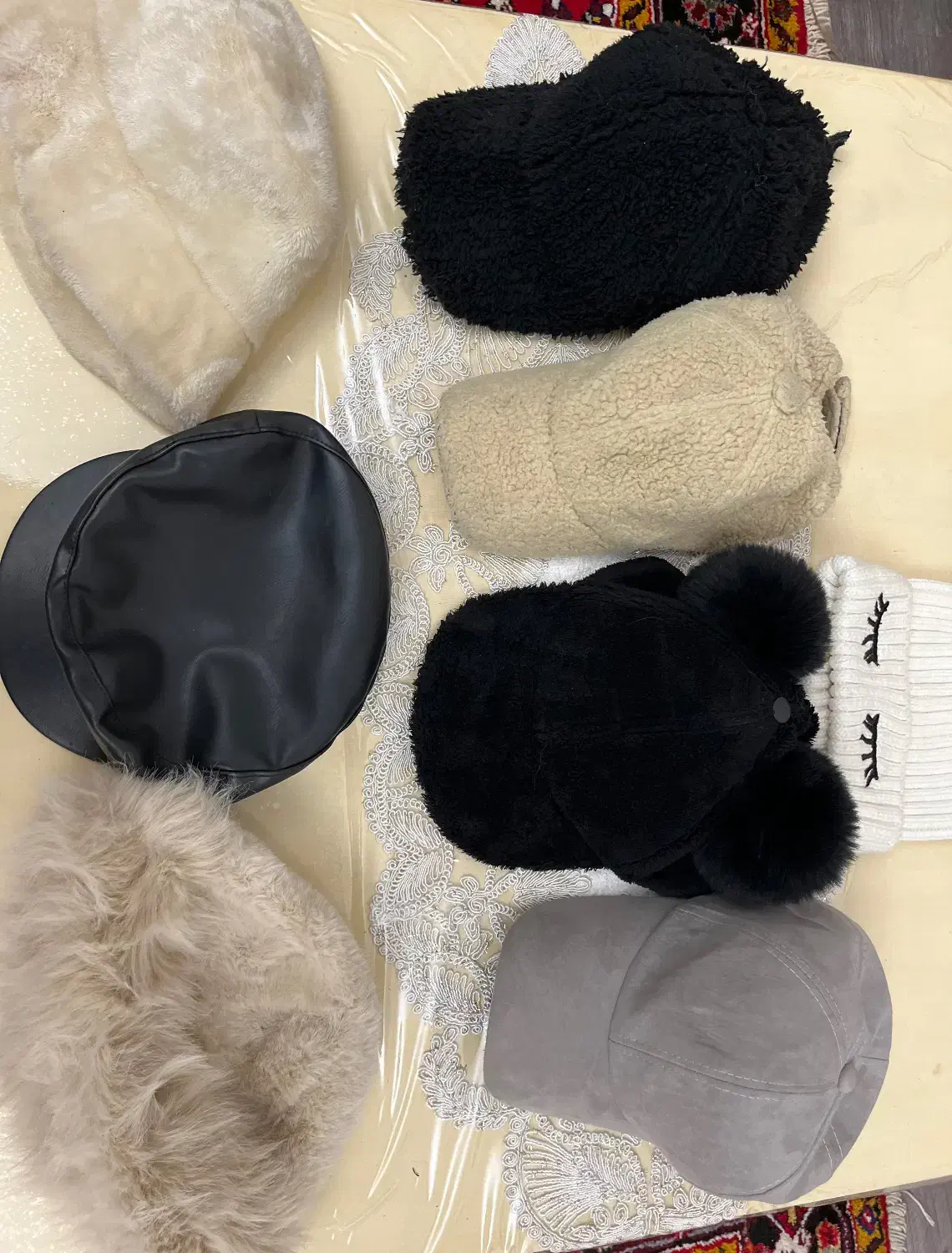 تعدادی کلاه ۴تاش اصلا استفاده نشده نو نو|لباس|تبریز, |دیوار