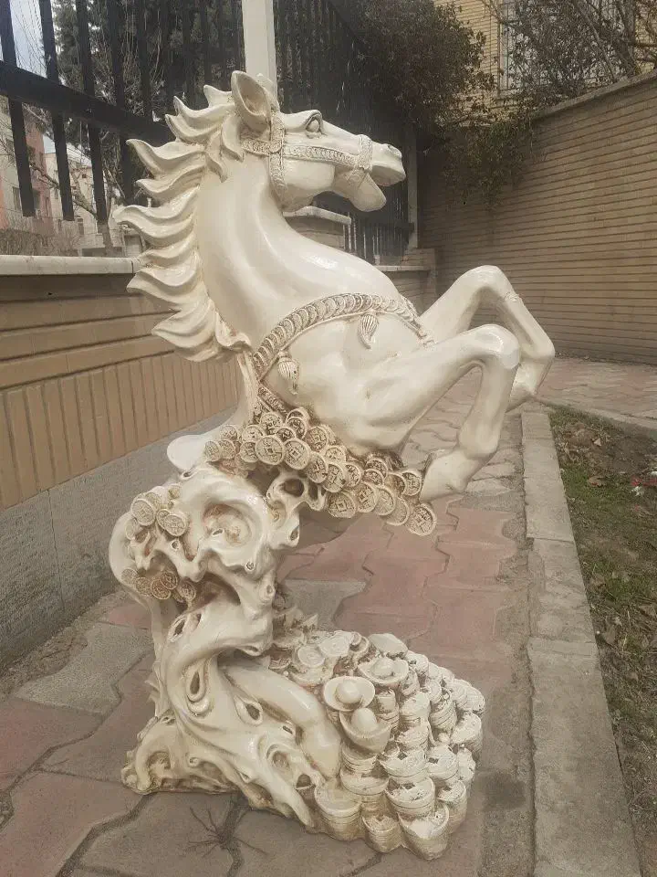 اسب دکوری|مجسمه، تندیس، ماکت|کرج, شهرک ولیعصر|دیوار