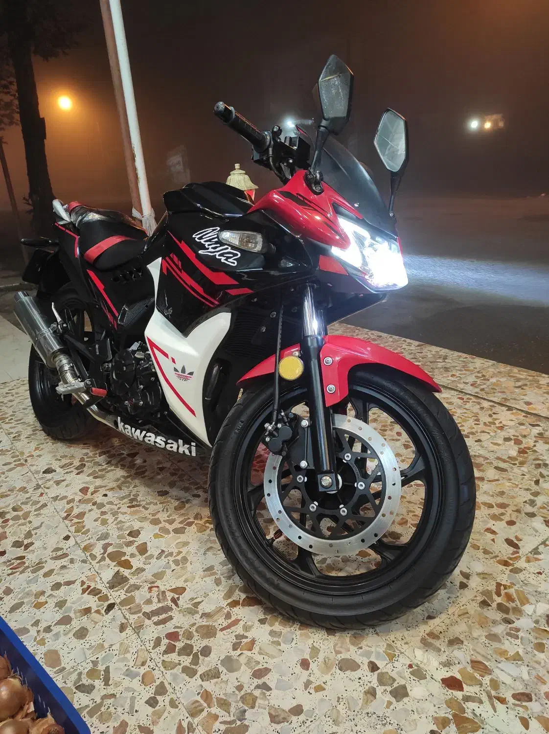 مگلی ۲۰۰ باجاج بنلی گلکسی سی اف|موتورسیکلت|رشت, منظریه|دیوار