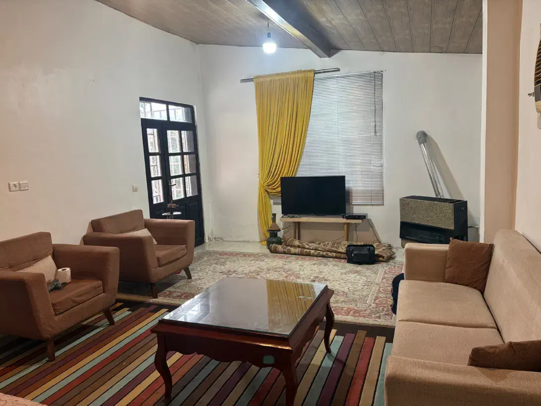 مبلمان پنج نفره همراه با میز وسط|مبلمان خانگی و میز عسلی|سلمان‌شهر, |دیوار