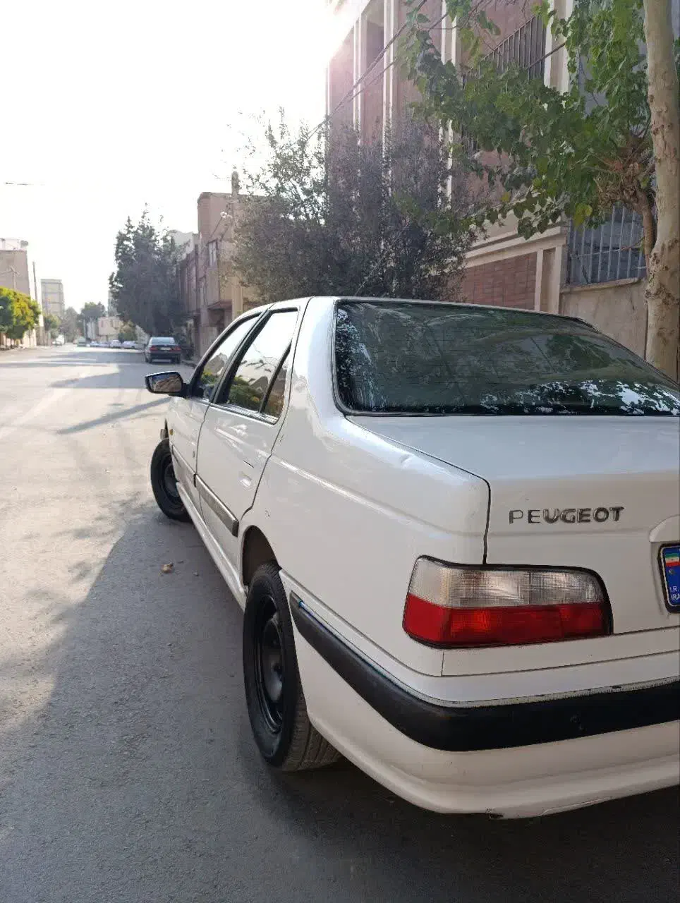 پژو پارس ۹۴ صد هزار تا کار کرده به شرط دیاک|خودرو سواری و وانت|خرمآباد, |دیوار